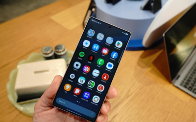 三星S25Ultra首发康宁GorillaArmor2玻璃2.2米跌落无损伤