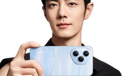 肖战成荣耀数字手机全球代言人手持荣耀400系列出镜