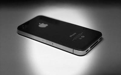 IPhone4“天线门”事件谜底揭晓:改动20字节即可修复？
