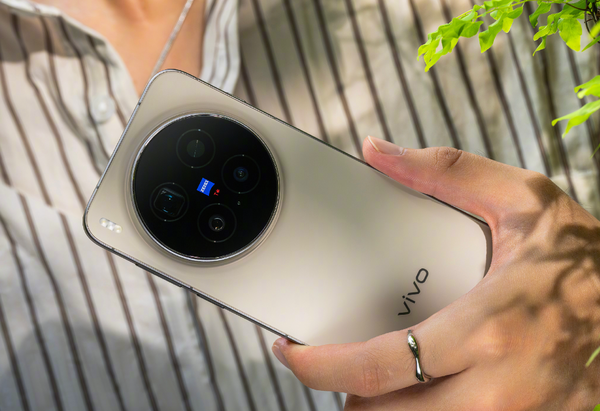 vivo X300系列发布 2亿像素＋天玑9500 4399元起售