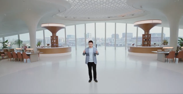 华为HarmonyOS 6问世 流畅度飙升40% AI功能再升级