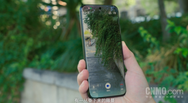 HarmonyOS 6的超能小艺 一句话轻松搞定衣食住行方方面面