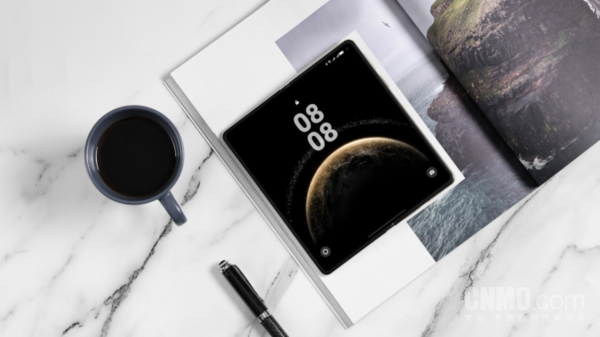 2025年双十一买手机选直板机还是选折叠屏？建议看完这篇再做决定