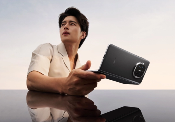 华为Mate X5