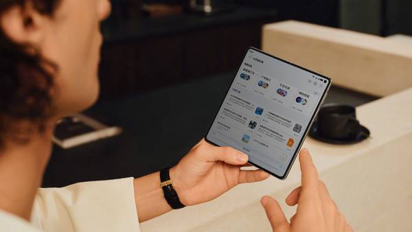 華為Mate X7今日開售 支持第二代紅楓 1TB版售價1.6萬